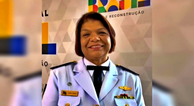 Brasil: Médica da Marinha se torna primeira almirante negra da história