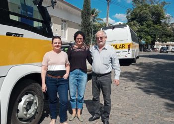 Alfredo Chaves: Educação adquire dois ônibus para os estudantes da rede municipal