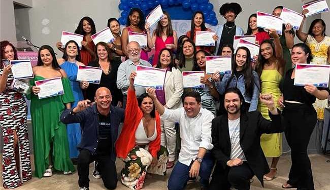 Alfredo Chaves: Prefeitura realiza formatura dos cursos presenciais do QualificarES