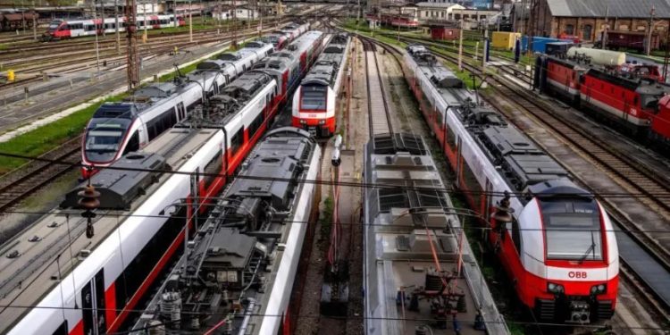 Mundo: Discurso de Hitler e slogans nazistas são tocados nos altofalantes de trem na Áustria