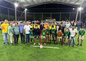 Itapemirim: Prefeitura entrega campo society em Brejo Grande do Sul