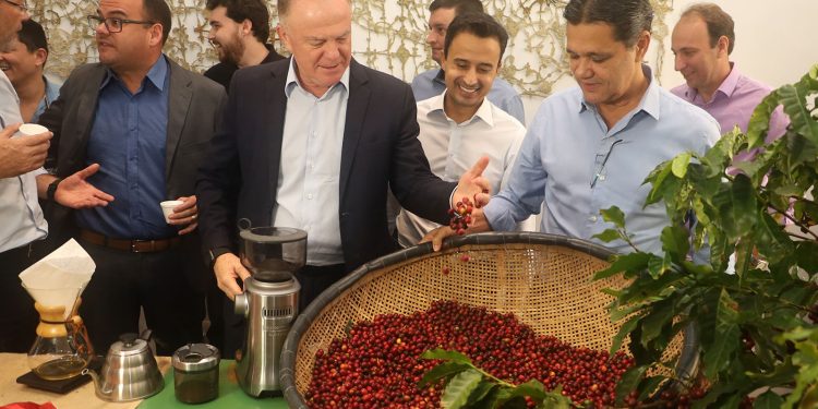 Estado: Governo lança Programa de Desenvolvimento Sustentável da Cafeicultura do Espírito Santo