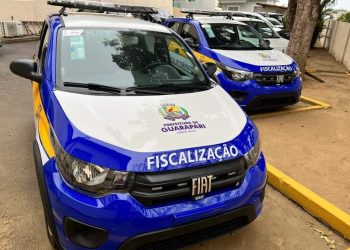 Guarapari: Empresa é multada por colar cartazes em postes sem autorização
