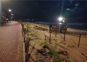 Itapemirim: Prefeitura trabalha para deixar limpas as praias do município