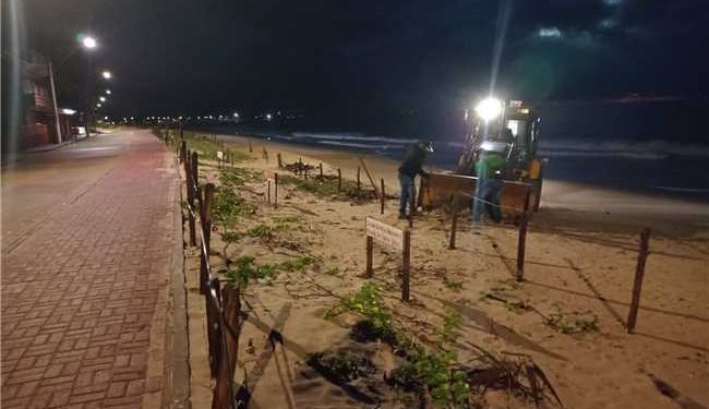 Itapemirim: Prefeitura trabalha para deixar limpas as praias do município