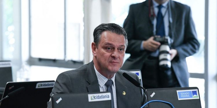 Brasil: Ministério da Agricultura decreta emergência zoossanitária de gripe aviária no país