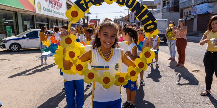 Marataízes: Caminhada do ”Faça Bonito – Proteja nossas crianças e adolescentes”