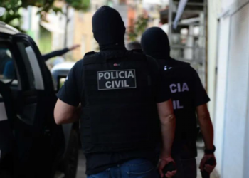 Fraude: Suspeita de comprar diploma falso para atuar como cirurgiã plástica é presa no CE