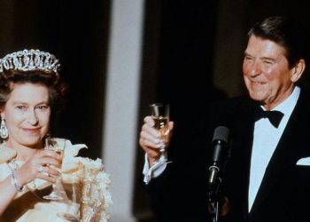 Mundo: FBI revela plano para matar rainha Elizabeth II durante viagem aos EUA