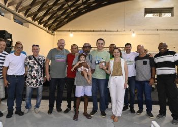 Vitória: Emoção toma conta de famílias contempladas com cartão do Vix + Cidadania