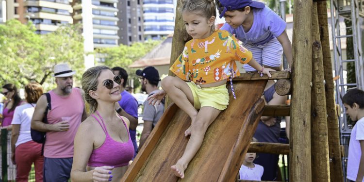 Vitória: Prefeitura inaugura Parque Kids na Praça dos Namorados