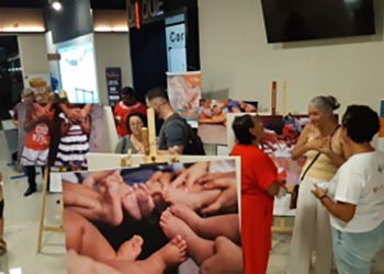 Vitória: Exposição Fotográfica convida famílias ao acolhimento de crianças e adolescentes