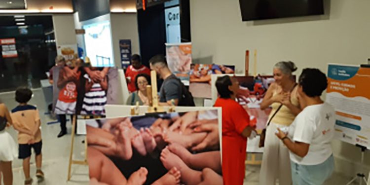 Vitória: Exposição Fotográfica convida famílias ao acolhimento de crianças e adolescentes