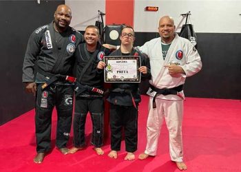 Alfredo Chaves: Alfredense é o primeiro atleta com síndrome de Down do Estado graduado com faixa preta no jiu-jítsu