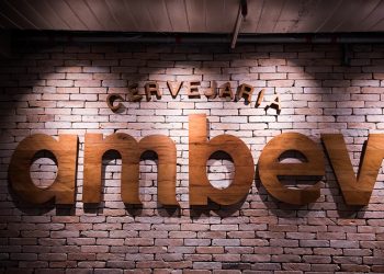 Brasil: Ambev assume compromisso de ajudar na redução do consumo excessivo de álcool