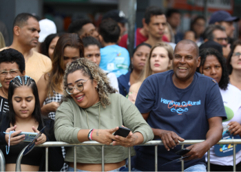 Cariacica 133 anos: população aprova desfile cívico-militar na Avenida Expedito Garcia