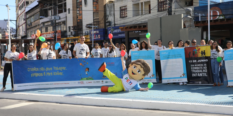 Cariacica: Prefeitura faz ação contra o trabalho infantil na Praça de Campo Grande
