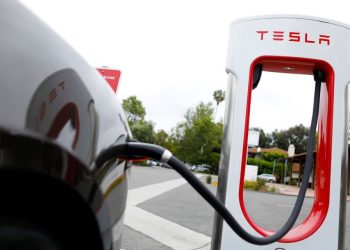 Mundo: Estado de Washington (EUA) quer exigir o plugue de carregamento da Tesla