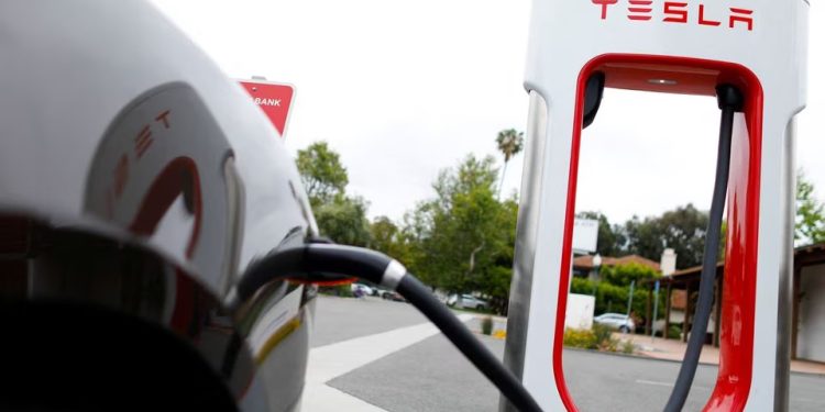 Mundo: Estado de Washington (EUA) quer exigir o plugue de carregamento da Tesla