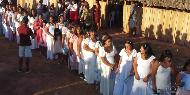 Brasil: Casamento coletivo promete facilitar o acesso de indígenas a direitos básicos