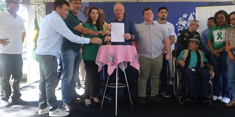 Estado: Governo anuncia edital do Programa Reflorestar e nova sede do Parque Estadual Paulo Cesar Vinha