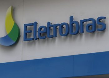 Brasil: Eletrobras contratará mil funcionários em paralelo a plano de demissão