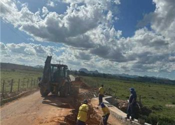 Itapemirim: Prefeitura realiza obras na via Garrafão x Brejo Grande do Norte