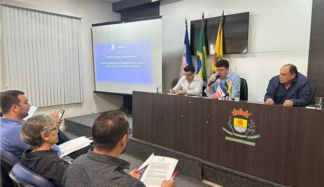 Itapemirim: Prefeito fala sobre situação econômica do município em coletiva de imprensa