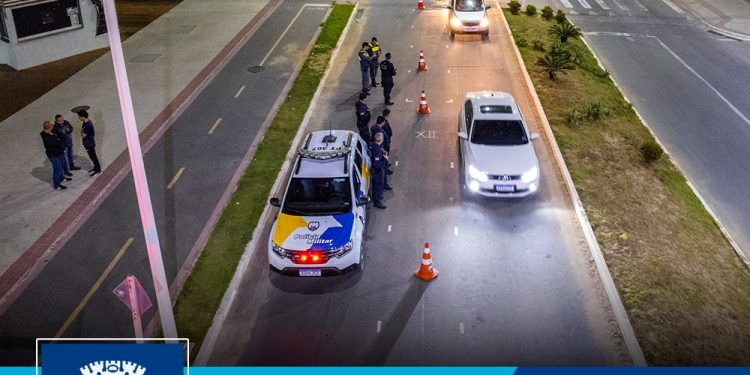 Marataízes: Prefeitura e Polícia Militar fazem operação para reprimir o transporte clandestino de passageiros