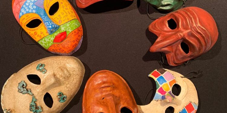 Especial: Anchieta recebe Exposição e Oficina de confecção de máscaras teatrais