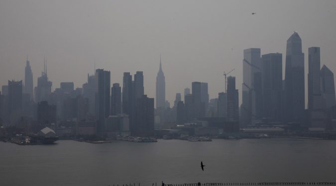 Mundo: Fumaça de incêndios florestais no Canadá chega à Noruega