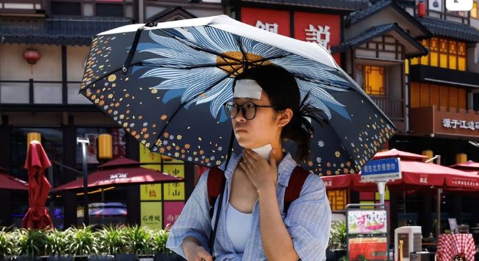 Mundo: Pequim sofre com calor extremo pelo terceiro dia consecutivo