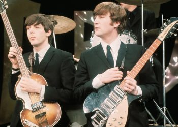 Mundo: IA permite reconstituir personalidades como um show de Os Beatles