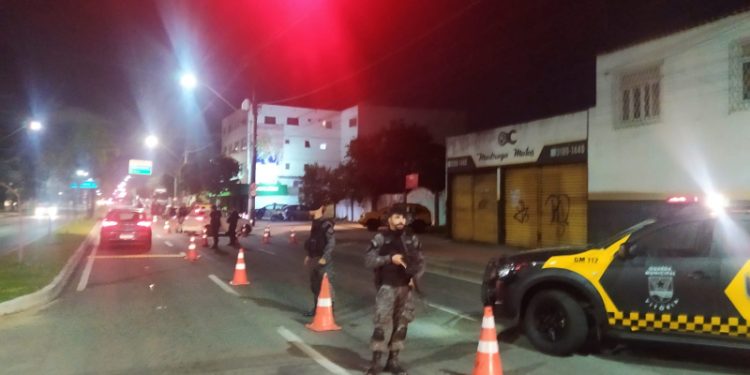 Vitória: Guarda Municipal aborda 412 veículos e 28 motoristas recusam o teste do bafômetro