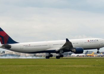 Mundo: Trabalhador morre sugado por turbina de avião em aeroporto dos EUA