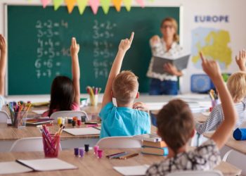 Brasil: Número de crianças entre 4 e 5 anos matriculadas na escola caiu após a pandemia