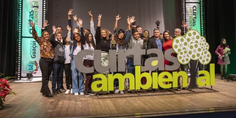 Piúma: Escolas participam da 11ª Mostra de Vídeos Curtas Ambiental em Guaçuí