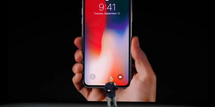 Mundo: Apple lança novo iOS e “ aposenta” iPhones mais antigos