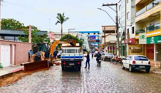 Alfredo Chaves: SAAE faz obras de substituição da rede de esgoto