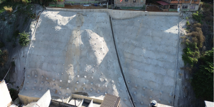 Cariacica: Secretaria de Obras finaliza muro de contenção em Porto de Santana