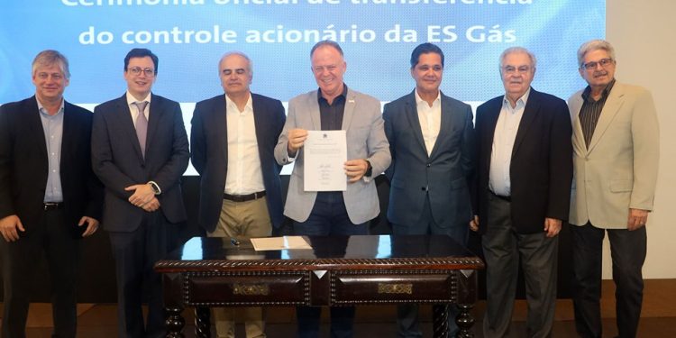 Estado: Cerimônia marca transferência acionária da Companhia de Gás do Espírito Santo