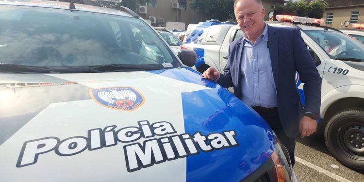 Estado: Governador entrega 60 novas viaturas para Polícia Militar