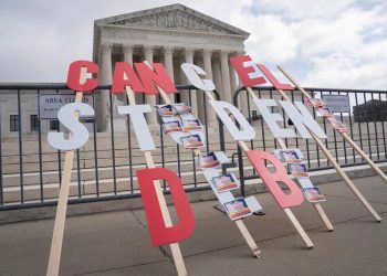 Mundo: EUA perdoa US$ 39 bilhões em dívidas estudantis