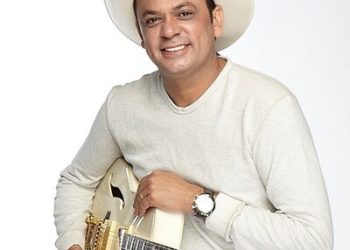 Piúma: Último dia da Festa dos Pescadores tem show de Frank Aguiar