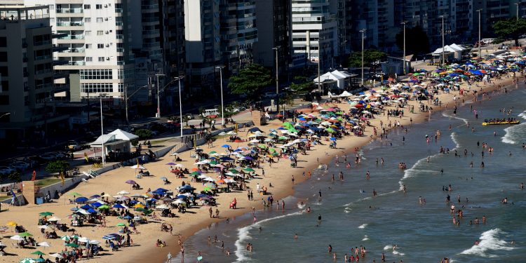 Guarapari: Justiça proíbe obras que causem sombreamento nas praias do município