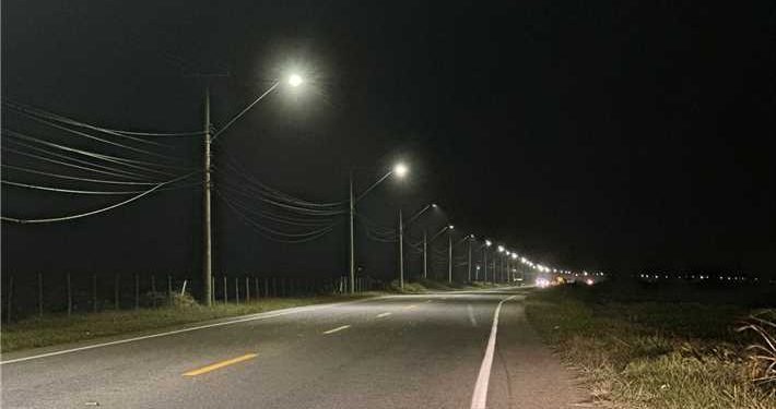 Itapemirim: Prefeitura faz reparos na iluminação da Rodovia do Sol