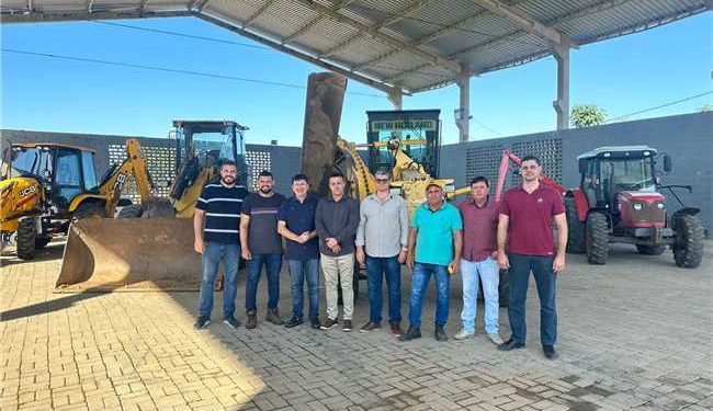 Itapemirim: Prefeitura recupera maquinários para demandas no interior
