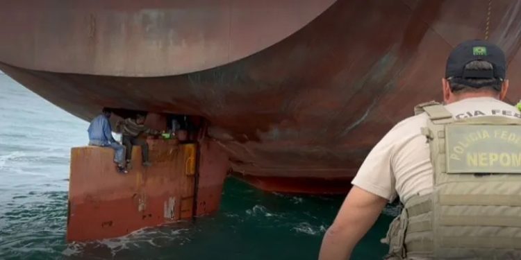 Brasil: PF resgata quatro pessoas escondidas há 12 dias em navio que saiu da Nigéria para o Espírito Santo