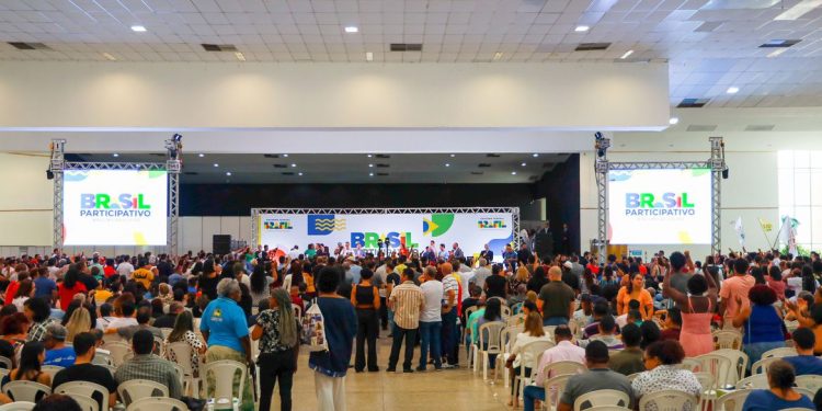 Brasil: Cidadãos têm até hoje (16) para sugerir políticas públicas ao governo