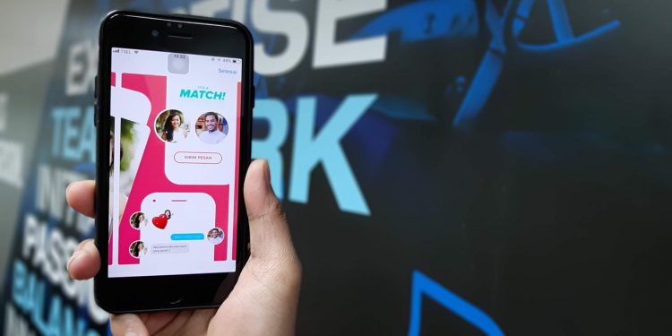 Brasil: Tinder criará canal de comunicação para combater crimes em encontros marcados